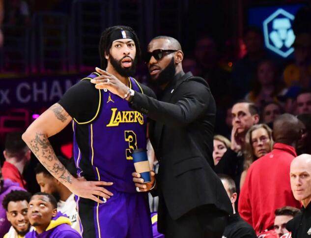 即时比分直播-湖人痛失好局谁之过？浓眉4次关键时刻罚丢球全败