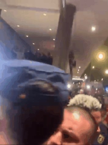 秘鲁球员与西班牙警察发生冲突 只因警察认错人？